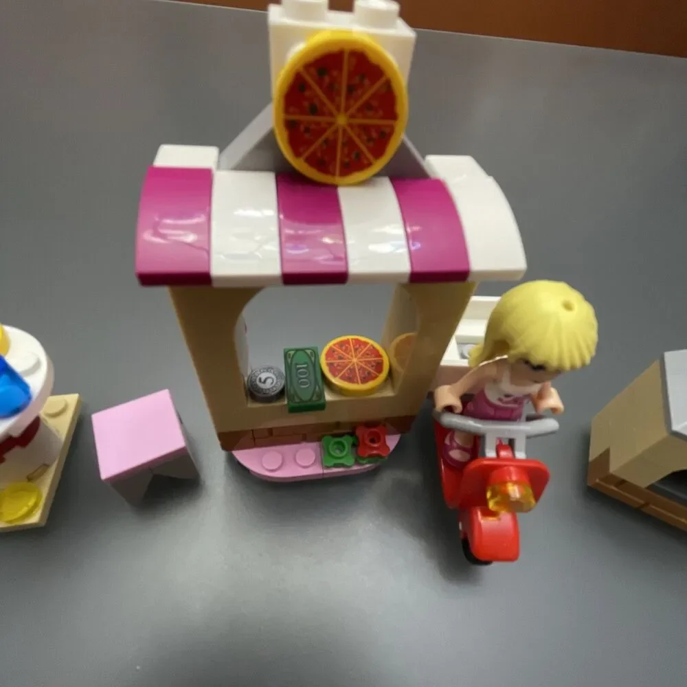 LEGO 41092 Friends Stephanie's Pizzeria 99% Complete with Instructions Retired